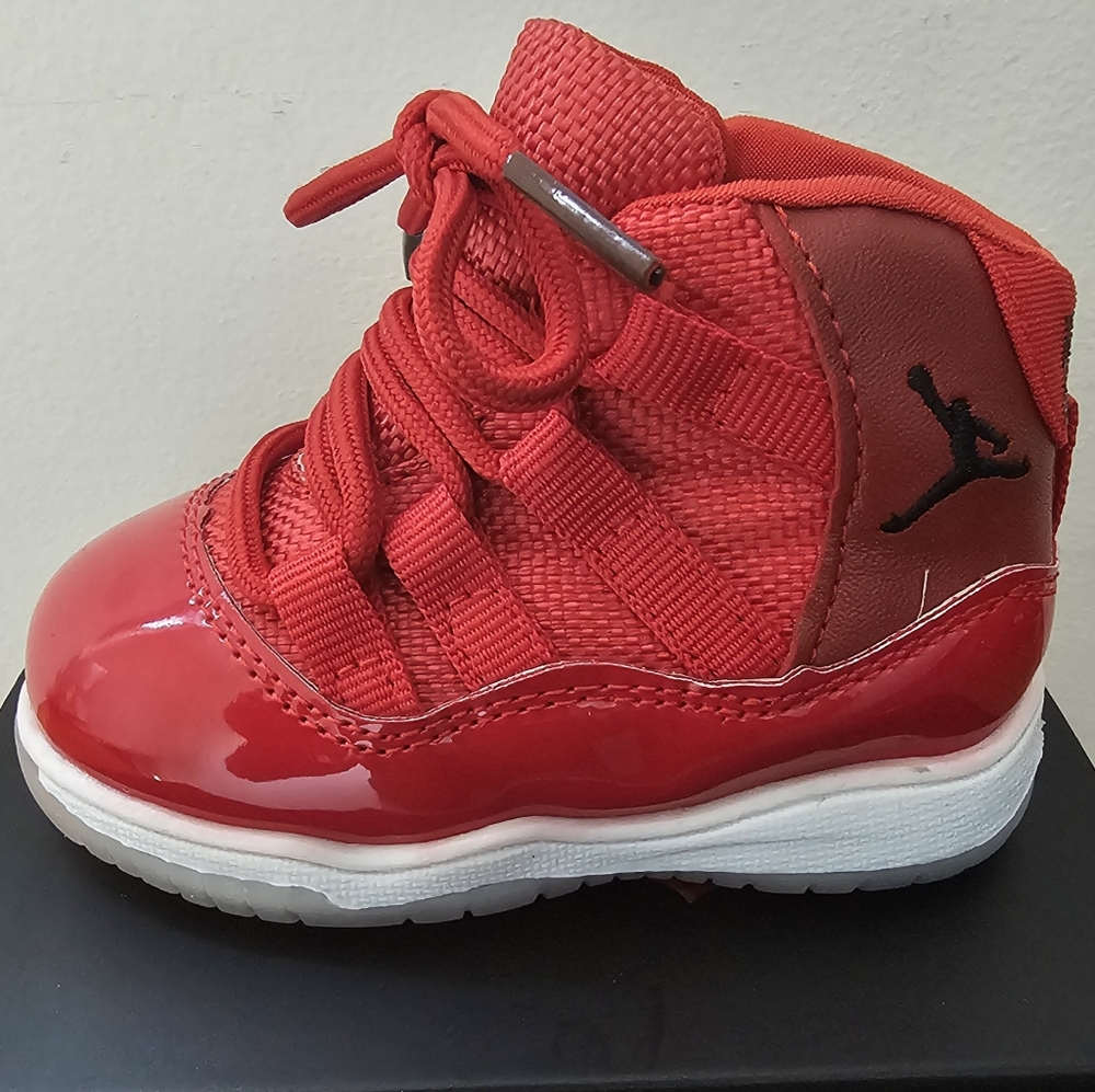 Jordan Portable Sneaker Charger